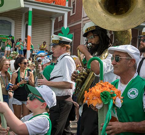 Photos: St. Patrick’s Day in the Irish Channel – Via Nola Vie